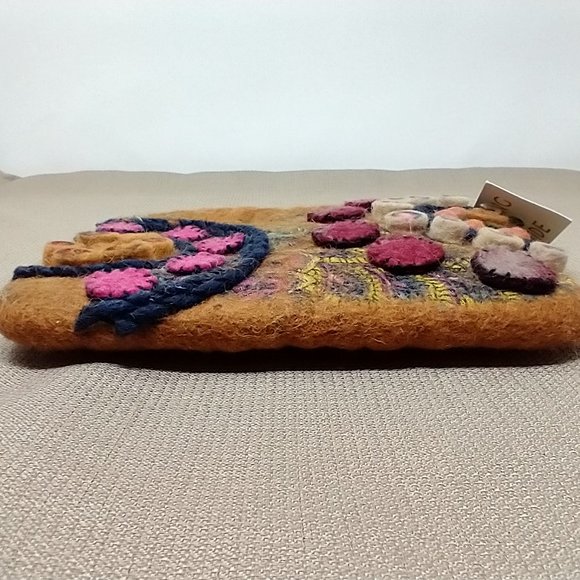 RISING TIDE FELTED WOOL POUCH/CLUTCH - Picture 5 of 10